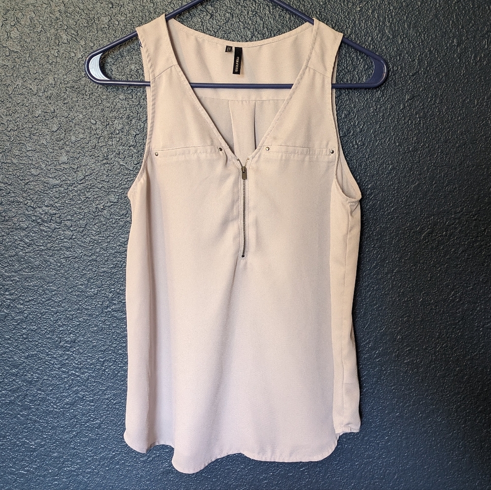Maurices Quarter zip Sleeveless blouse, Size S, light lavender grey